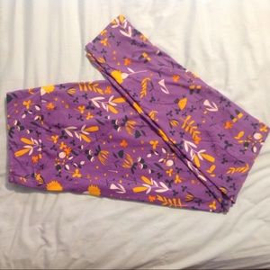 Tall and curvy TC floral Lularoe leggings